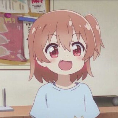 两女子推护理床上的老人赏花